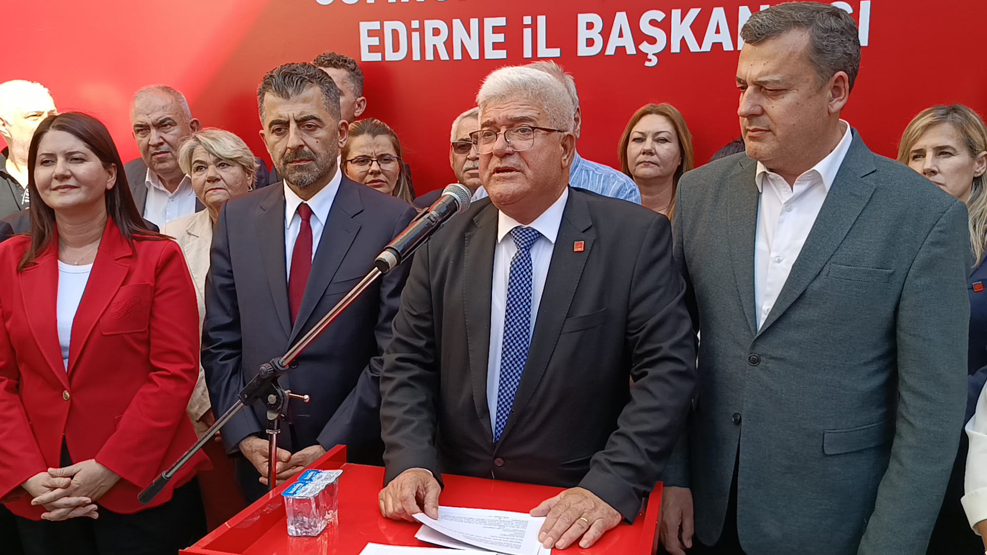 Cumhuriyet Halk Partisi (CHP) Edirne Merkez İlçe Danışma Kurulu Toplantısı, partinin her kademesinden yoğun katılımla gerçekleştirildi.